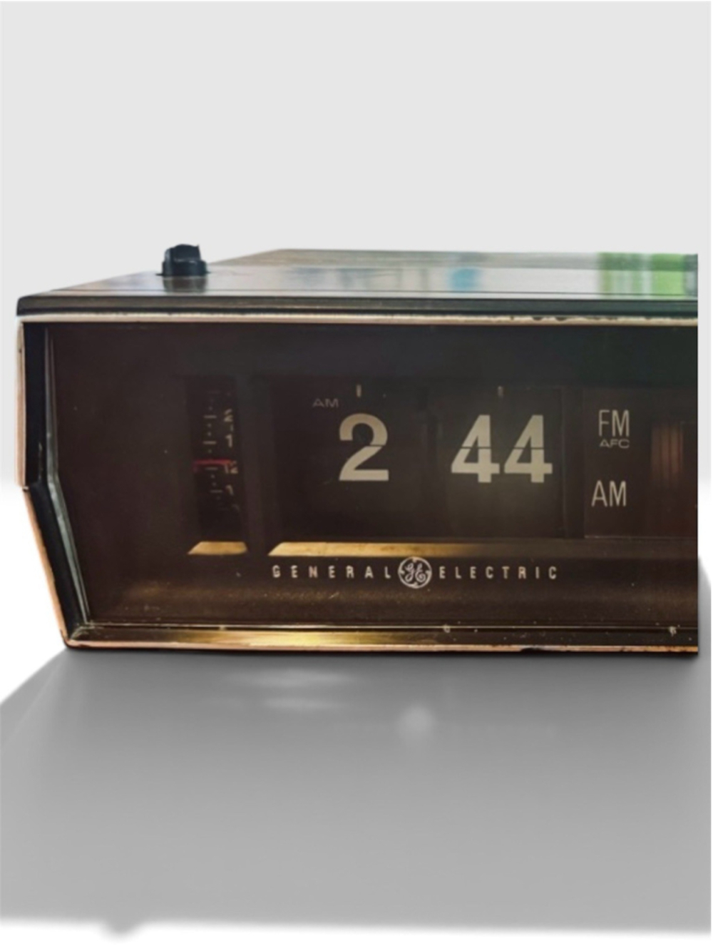 Vintage 1970s GE C4331B Flip Clock AM/FM Alarm Radio TESTED WORKING Woodgrain - Picture 4 of 15